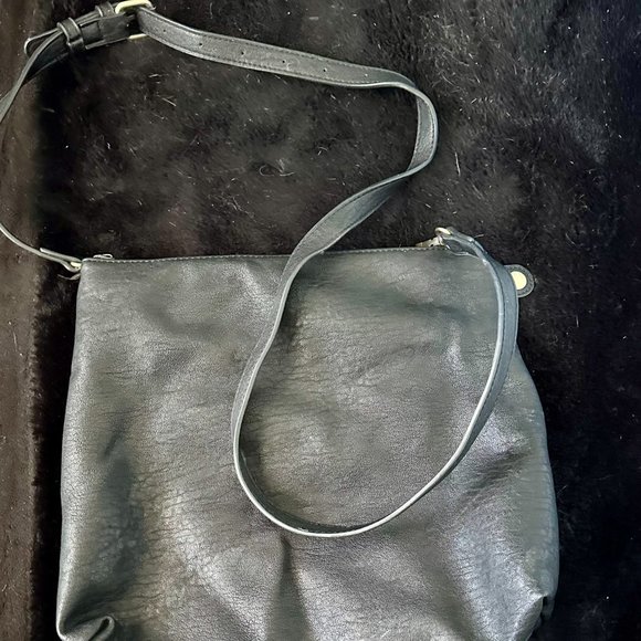 Two in one vegan purse perfect for travel and shopping - Picture 3 of 3